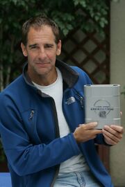 Scott Bakula with ENT DVD