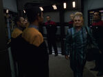 Neelix leaves Voyager-2