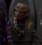 Ferengi bidder, 2369.jpg (12 KB) Ferengi bidder DS9: "Q-Less" (uncredited)