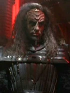 Klingonischer Wächter 1 2404.jpg (10 KB) …und als klingonische Wache.