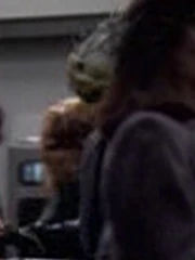 Besucher der USS Voyager vom markonianischen Außenposten 12