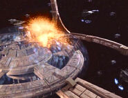 Cardassianisches Schiff rammt Deep Space 9