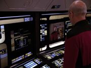 Picard nimmt Kontakt zu Riker auf