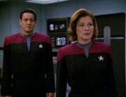 Janeway versucht Donik zu beruhigen