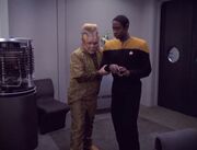 Neelix offenbart Tuvok seine Nervosität wegen des Nebels