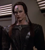 Cardassian female, Vetar officer