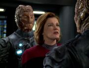 Janeway verhandelt mit dem Alpha