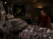 Kira watches over Ghemor