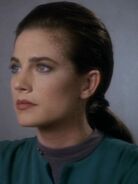 …als Wesen in Gestalt von Jadzia Dax,…