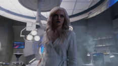 Killer Frost attacks Julian, Cisco and HR