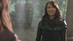 Talia accept to found the League of Heroes with Thea