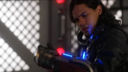 Cisco stops the airship from crashing