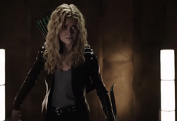 Mia Smoak about to fight Deathstroke Gang