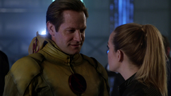 Thawne and Sara in Doomworld