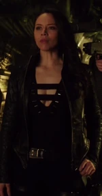 Dark-Matter-2.08-Stuff-to-Steal-People-to-Kill-4