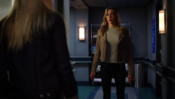 Laurel meets Sara