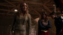 Sara Lance as White Canary in Invasion