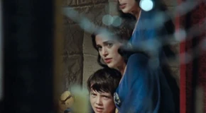 Mordred smashes a mirror with his mind.