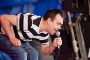 Kevin Eldon (9)