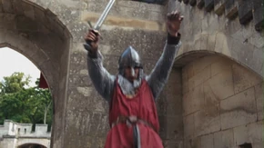 Cerdan enchants a guard.