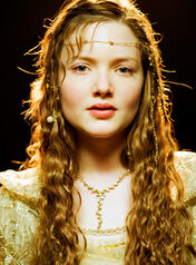 Holliday Grainger alias Sophia