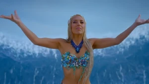 Emerald Moving the Ocean