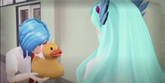 Tari gifts the ducky to Satsuki