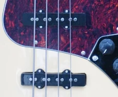 Dual "J"-Style Pickups.
