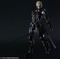 100403.jpg (73 KB) Raiden Play Arts KAI action figure by Square Enix Products.
