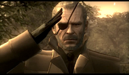 Big Boss haciendo el saludo de honor como el qué hizo en MGS3