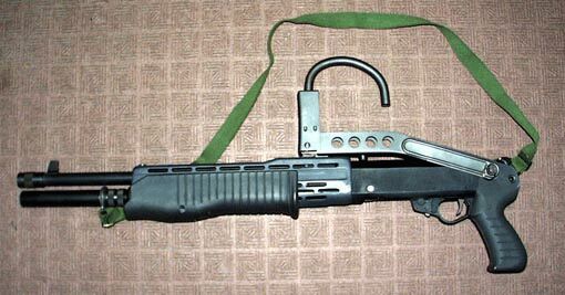 File:Franchi SPAS-12 shotgun showin0 use of hook.jpg - Wikipedia