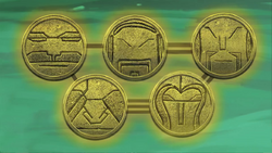 Links and golden glowing medallions (note the links between Murderface's one).