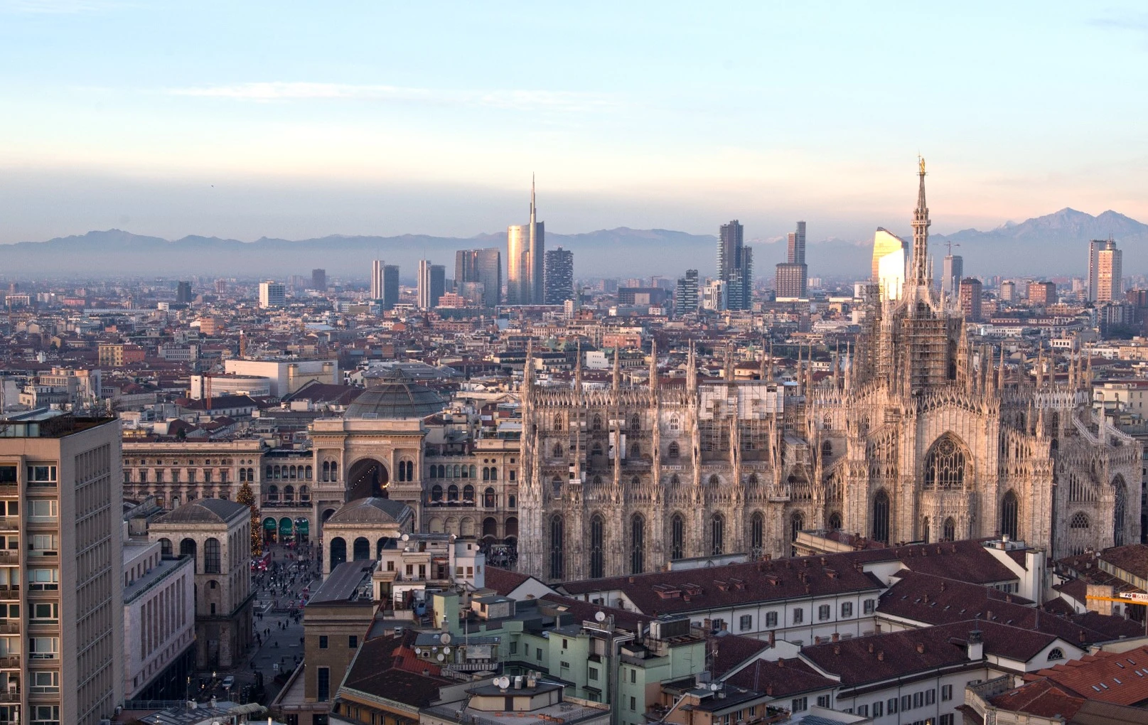 Милан сверху