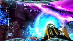 Самус притягивает Фазоновые брызги, извергаемые Темной Самус в Metroid Prime 2: Echoes.