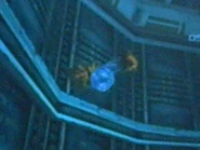 Un saco aqua después de explotar con un pequeño saco pegado.