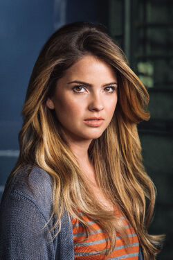 Shelley Hennig1