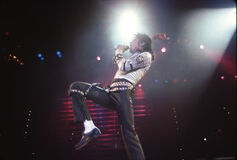 BAD-TOUR-michael-jackson-21072220-1024-692