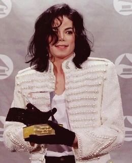 MJ-Grammy-Legend-1