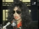 LaToya_blasting_Michael_Jackson_for_child_molesting_1993