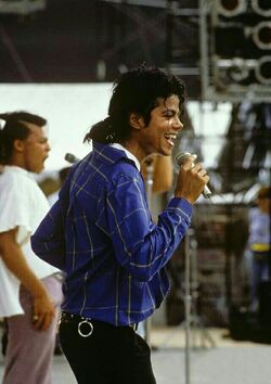 Michael Jackson - Bad Tour Kansas City, Missouri February 23, 1988 - MTV  Report 