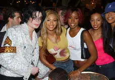 Mjbey 5.webp (52 KB) Destiny's Child and Michael Jackson at the 30th Anniversary Celebration in 2001