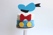 Disney-Family Donald-Duck-Birthday-Cake Editorial-728x485