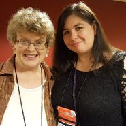 07-06-17 Charlaine Harris and Jennifer (@booksmakemehappyjennifer)