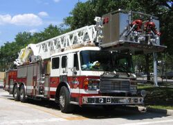 800px-Dsg Gainesville Fire Truck 20050507