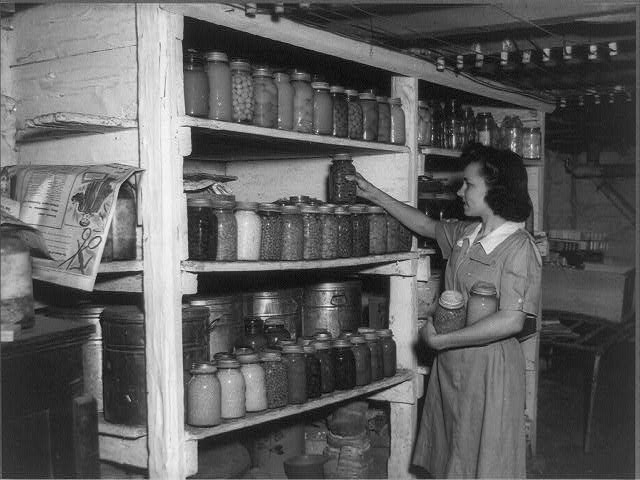 https://static.wikia.nocookie.net/midwesturbanag/images/d/d8/4-H_Club_Member_Storing_Food_Grown_in_Her_Garden_Rockbridge_County_Virginia.jpg/revision/latest?cb=20140417151832