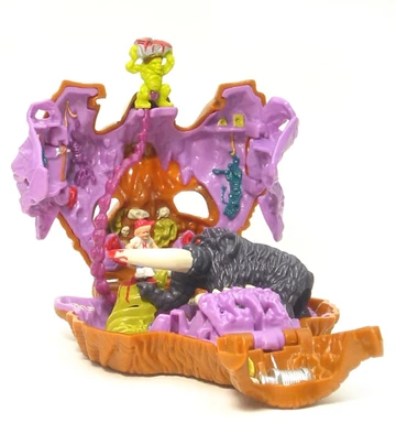 Mighty Max Grapples with Battle Cat | Mighty Max Wiki | Fandom