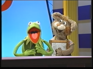 Muppet Sing Alongs - It's Not Easy Being Green (1995, UK VHS) 29-14 screenshot.png