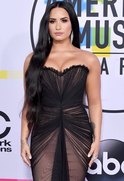 Two Pieces, Demi Lovato Wiki