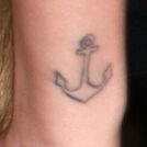 Miley-cyrus-anchor-wrist-tattoo