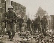 Marine-patrol-okinawa-1945